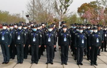 千萬不要小瞧保安！?。。。?！